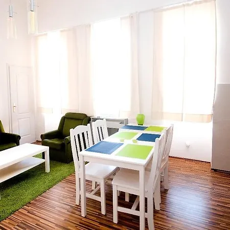 Centralom Guest house Pecs