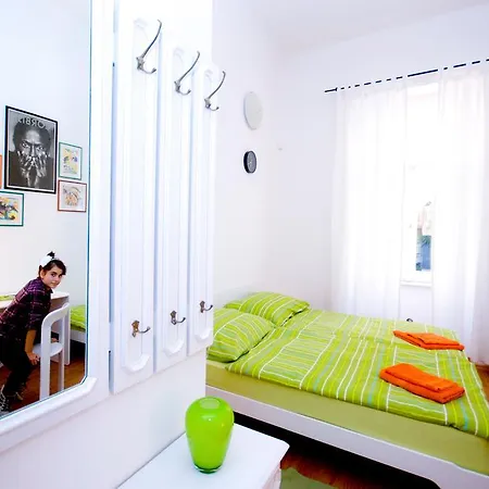 Centralom Πανσιόν